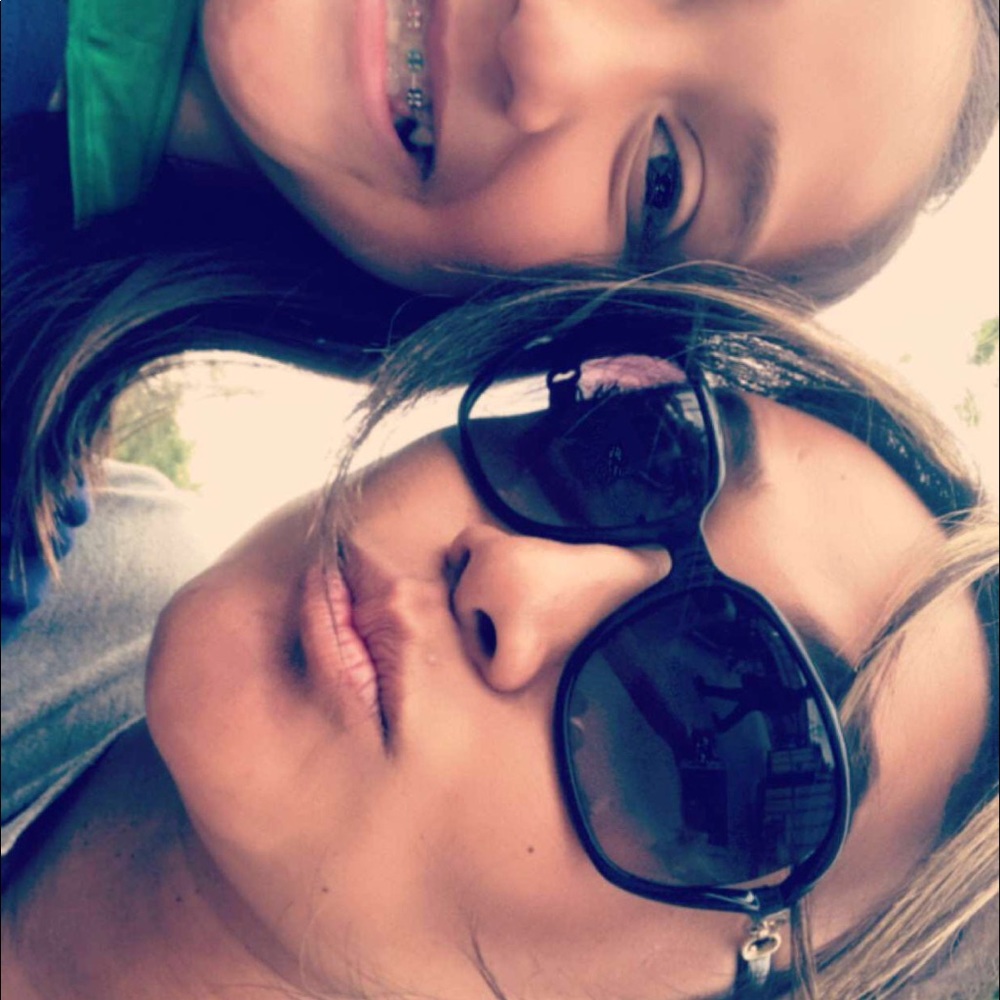 Meet your Posher, Elizabeth